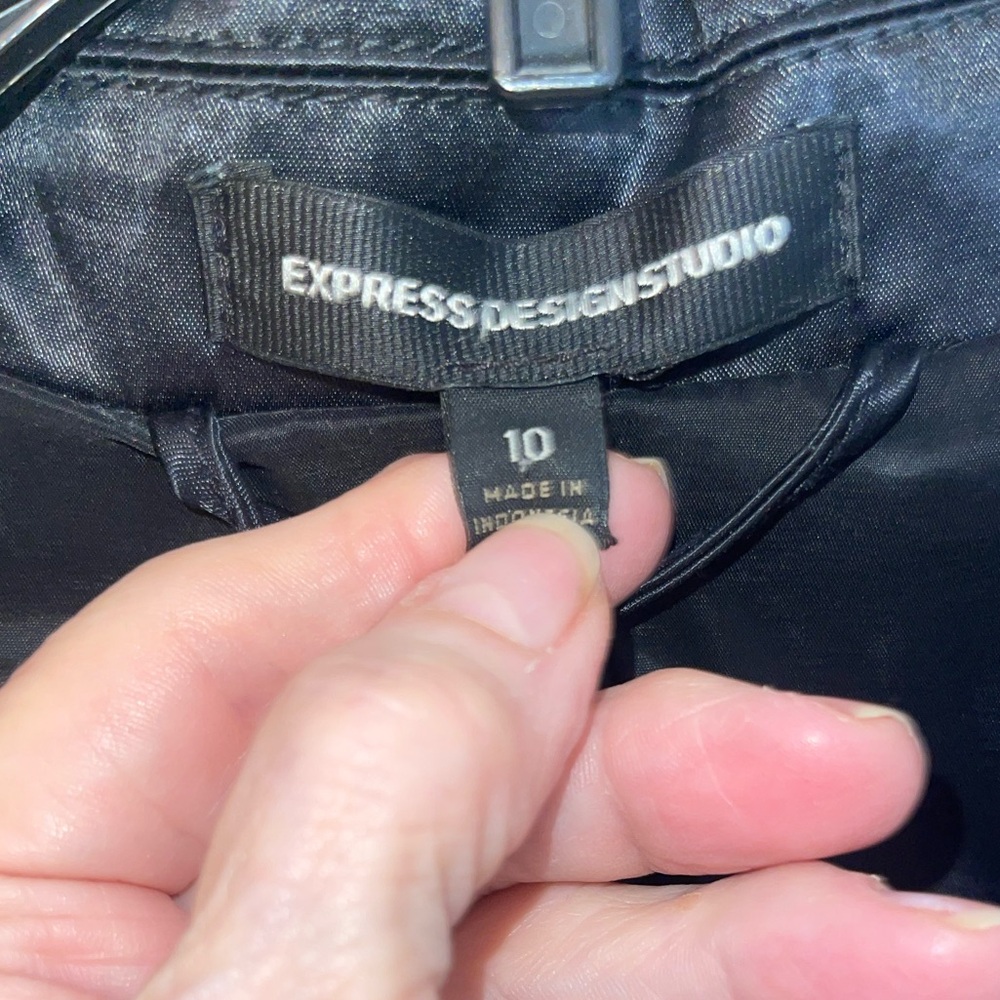 Express Design Studio Women's Black Jacket size 10 zipper closure with pockets - Picture 10 of 16